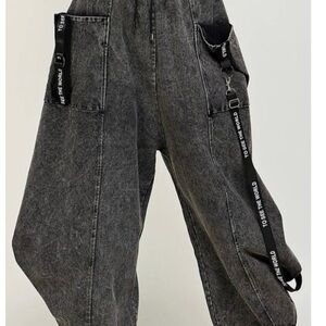 Black Jean harum style pants, women’s medium